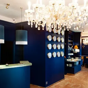 Petit Saint-honore Otel
